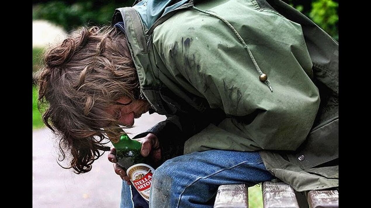 Stilul de viață marginal este o consecință a alcoolismului masculin